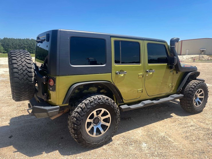 2010-jeep-wrangler-image-3