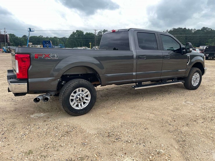 2018-ford-f350-image-3