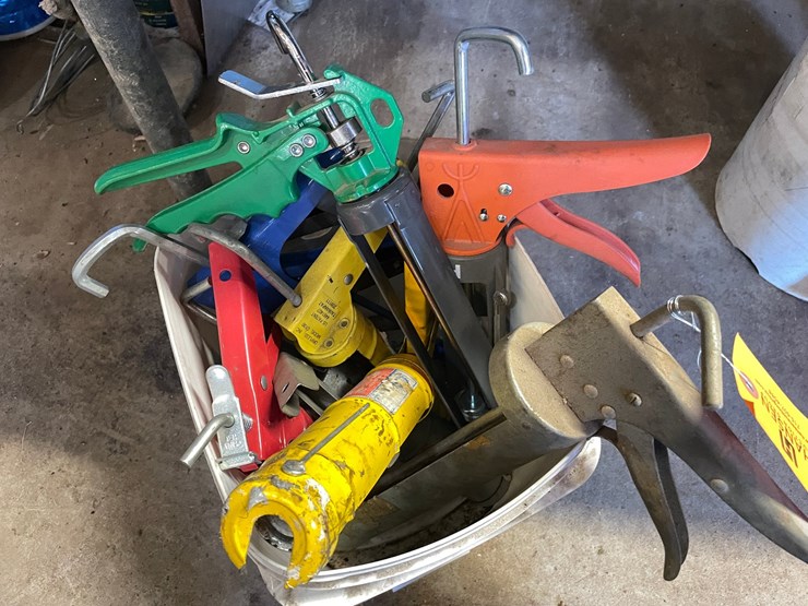 #1870-•-(9)-caulk-guns-image-1