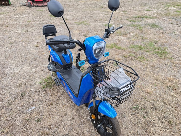 #593-•-electric-scooter-image-2