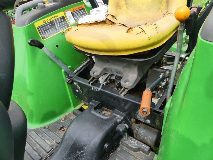 john-deere-3032e-image-11