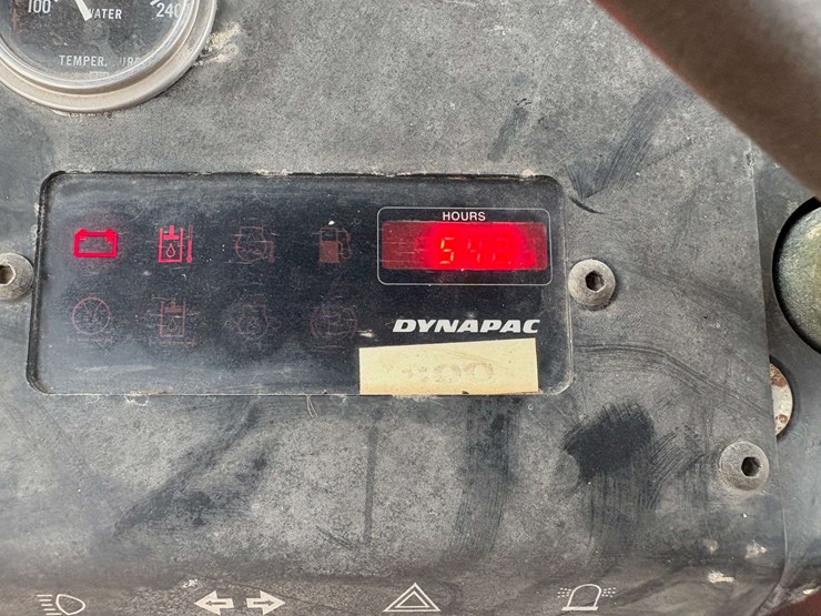 2008-dynapac-cp142-image-17