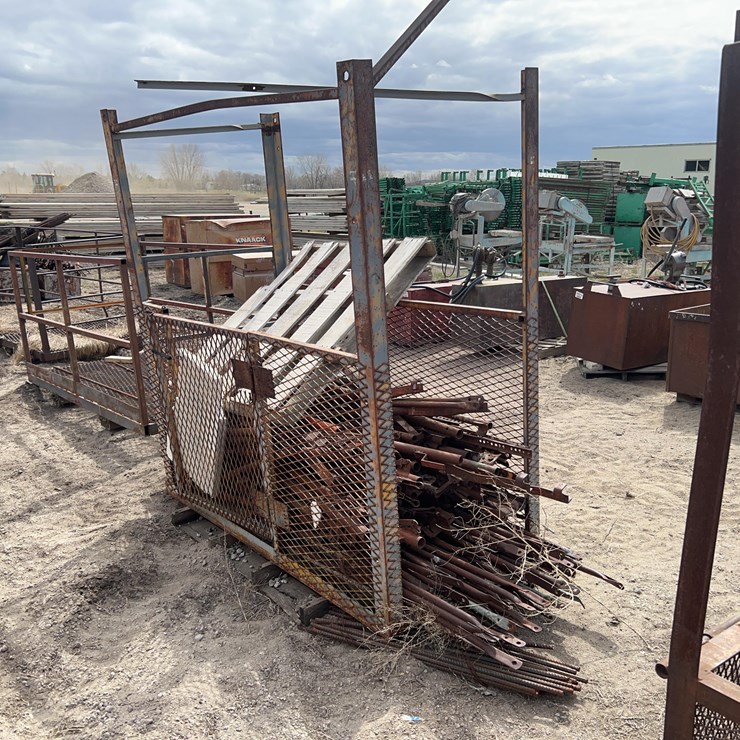 Man Basket with Scaffolding Parts