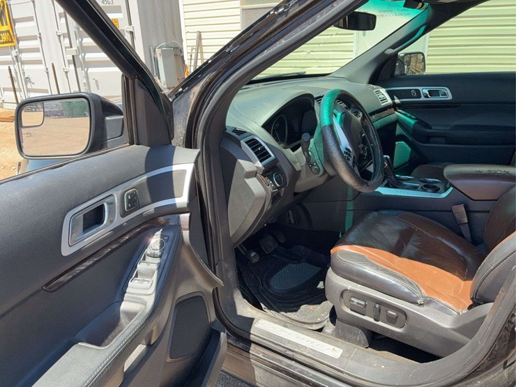 2013-ford-explorer-limited-image-19