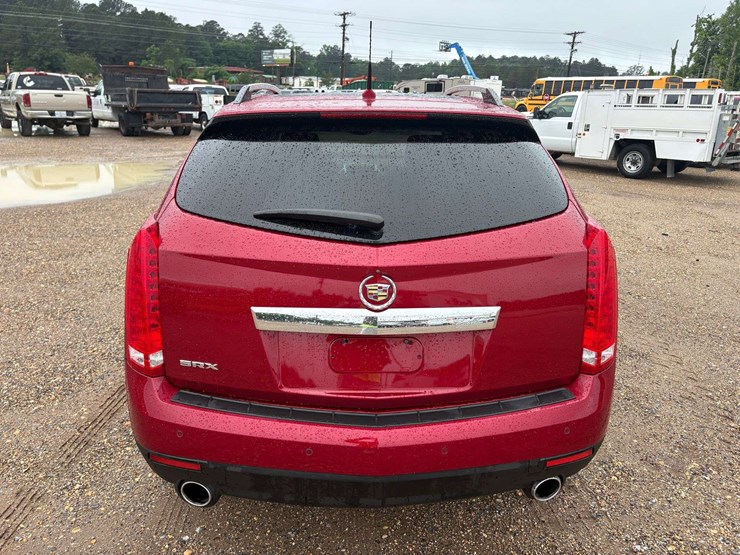 2010-cadillac-srx-image-6