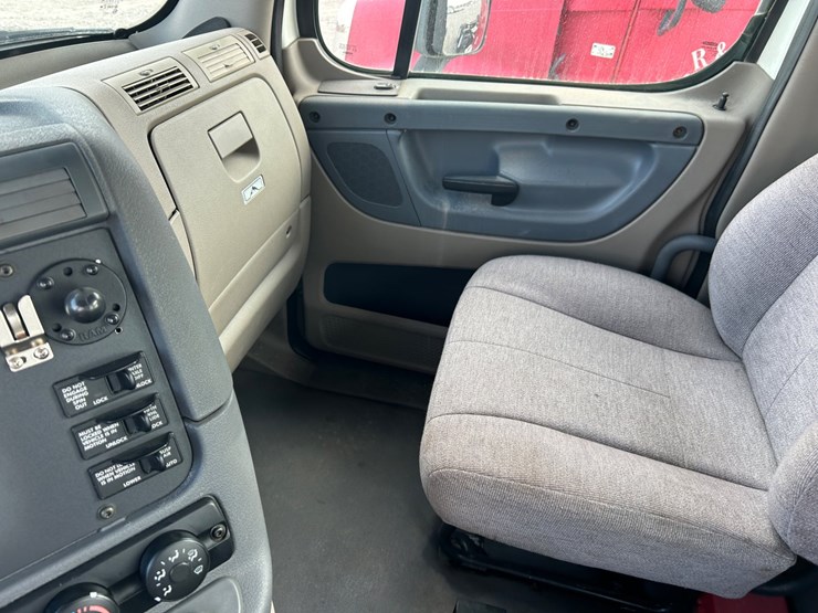 #37236-•-2016-freightliner-cascadia-t/a-daycab-truck-tractor-3akjgedv4gdhc4172-inv#-37236-image-45