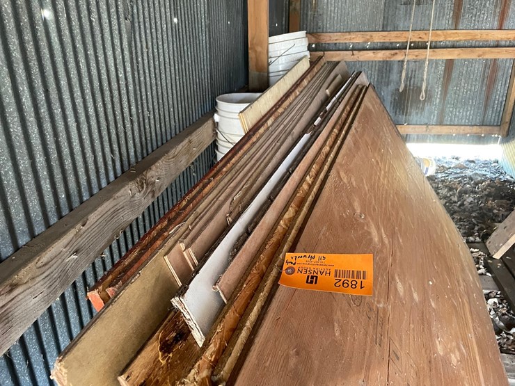 #1892-•-sheets-of-plywood-and-usb-and-5-gallon-buckets-image-2