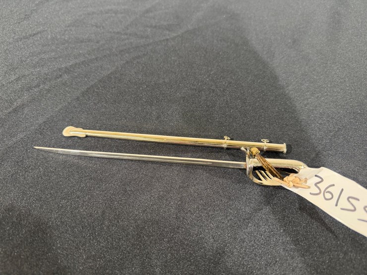 #36155-•-us-modelo-902-officer-sword-letter-opener-with-box-guard-image-1