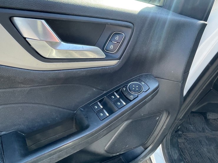 2021-ford-escape-image-23