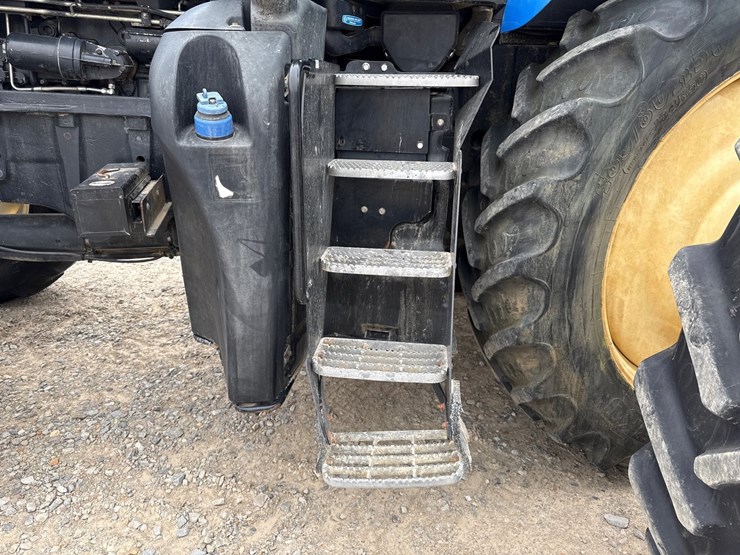 2015-new-holland-t8.410-image-37