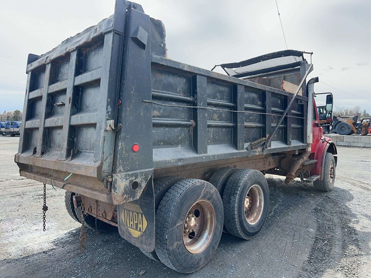 2006-freightliner-m2-106-image-5
