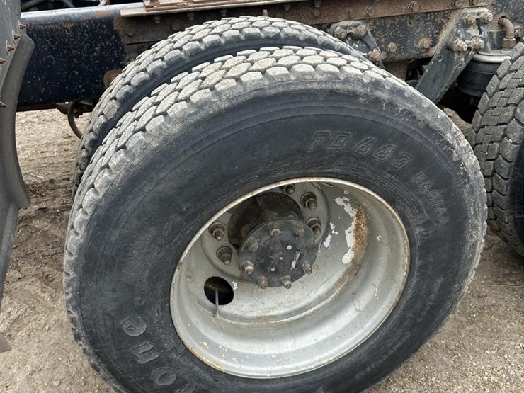 1999-kenworth-t600-image-32