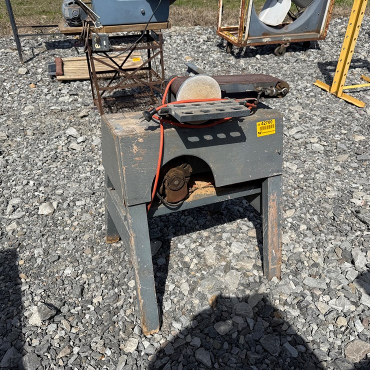 #42700 • Belt Sander w/ Stand INV# 42700