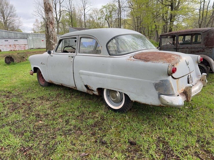 1952-ford-mainline-2-door-sedan-image-4