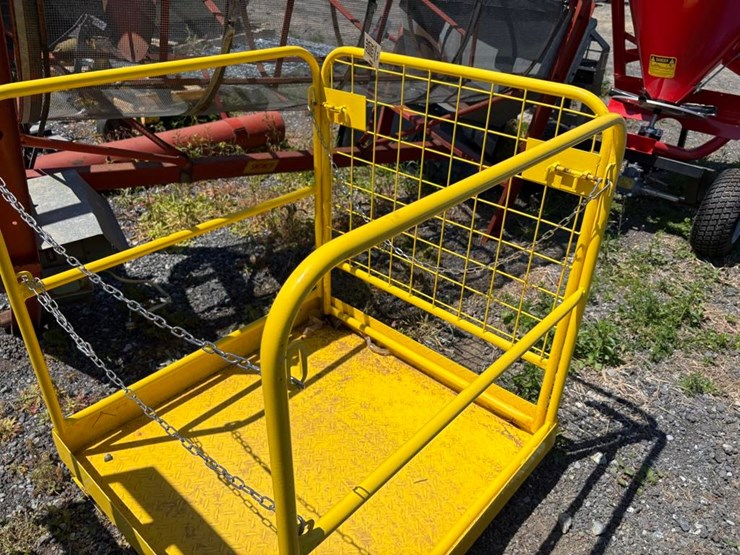 forklift-aerial-platform-image-3