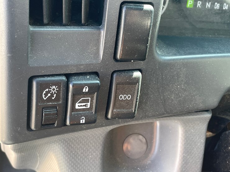 #3278-•-2017-isuzu-n-series-straight-truck-(has-wi-title)-image-58