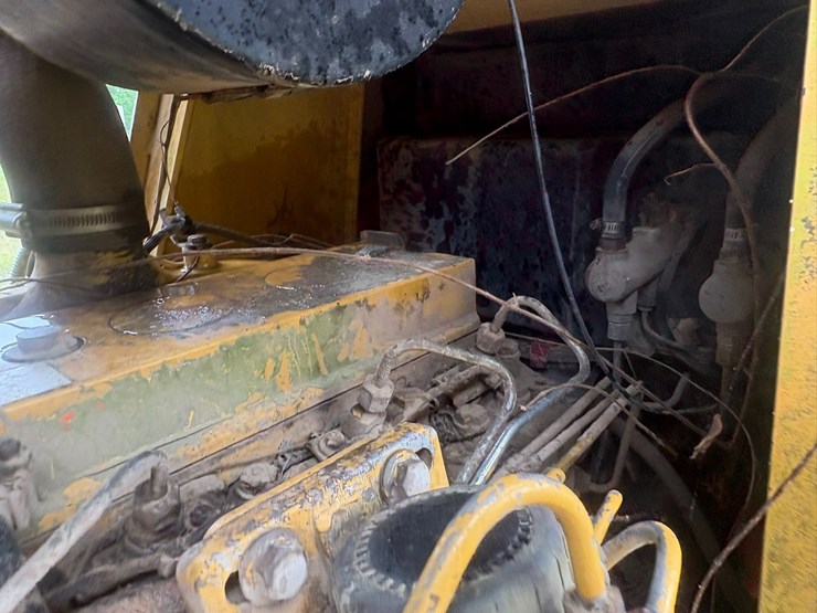 caterpillar-416b-image-54