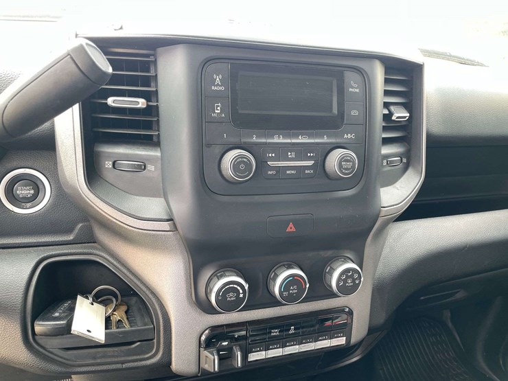 2020-dodge-ram-3500-image-13