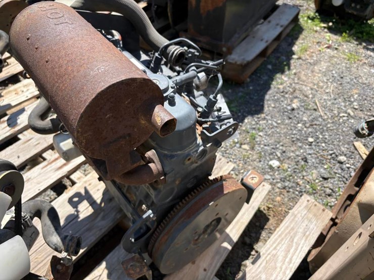 kubota-d1005-3-cylinder-diesel-engine-image-4