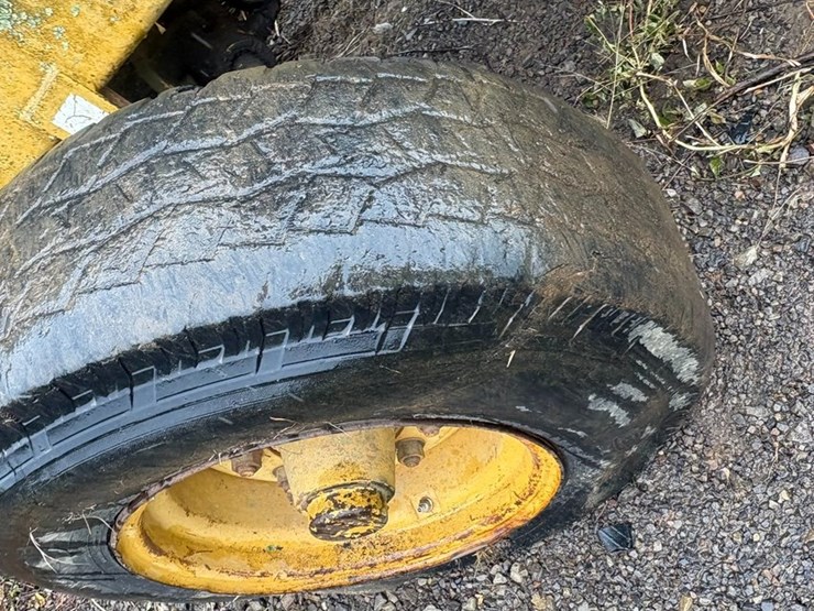 caterpillar-416b-image-8