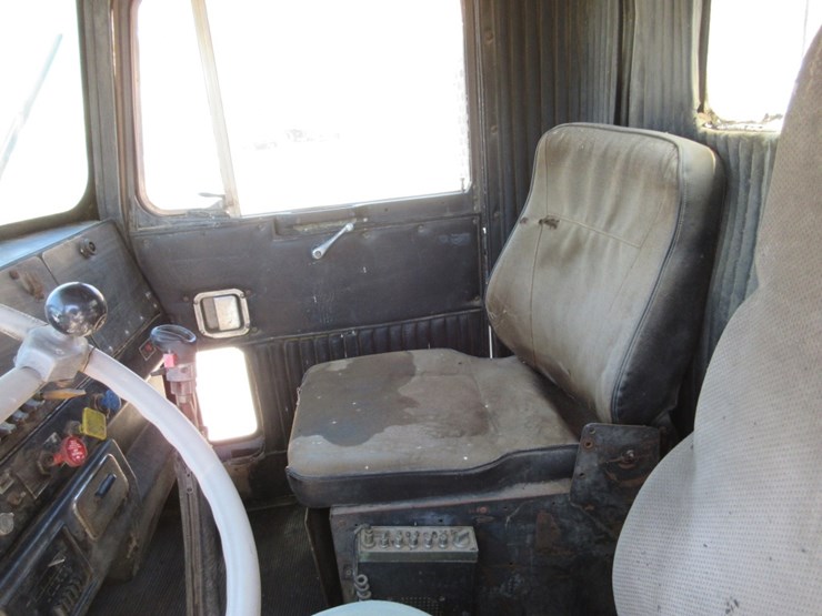 1981-kenworth-w900-image-8