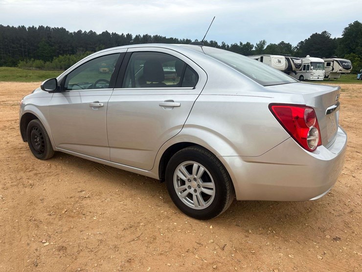2015-chevrolet-sonic-lt-4-door-suv-(93,212-miles)-image-2