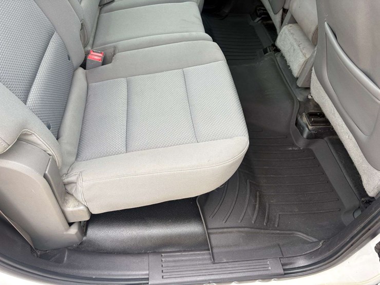 2015-chevrolet-1500-image-25