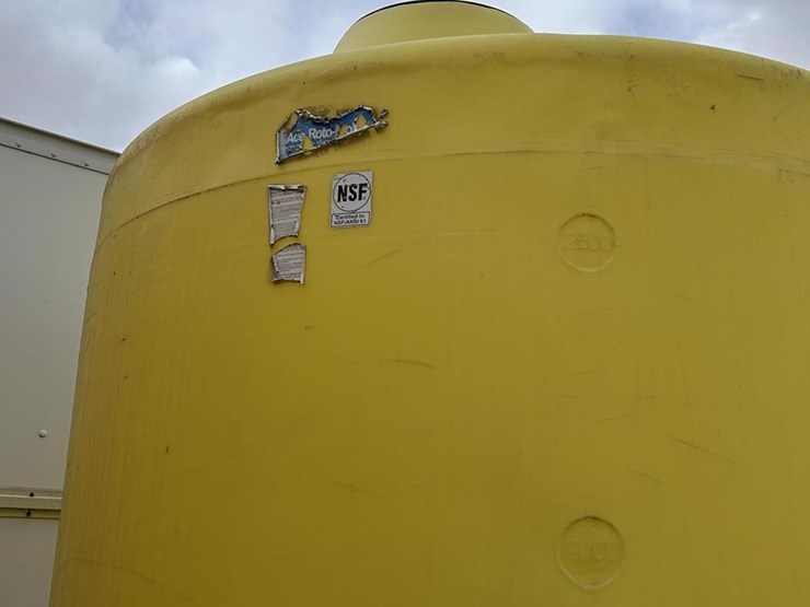 3,000-gallon-yellow-tanks-image-4