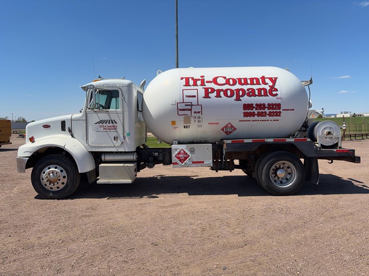 2003-peterbilt-330-image-8