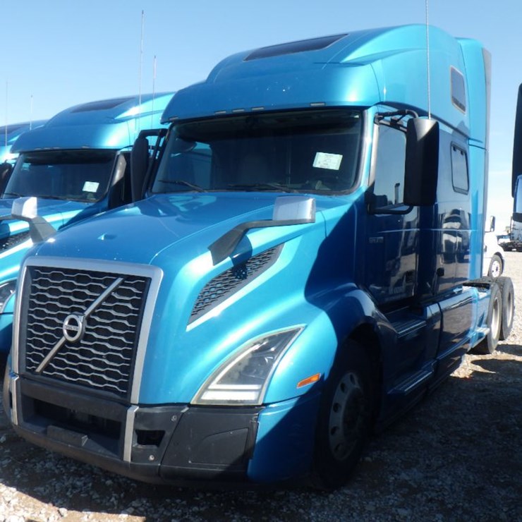 2019 VOLVO VNL860
