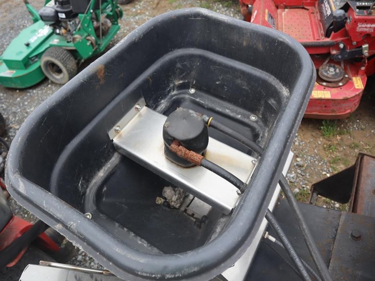 z-spray-stand-on-aerator-image-9