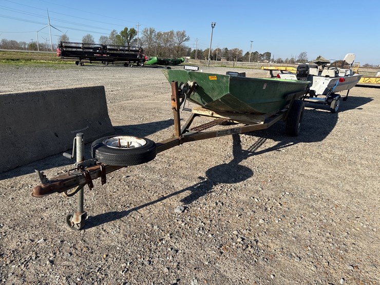 #41830-•-15'-fishing-boat-w/-trailer-inv#-41830-image-1