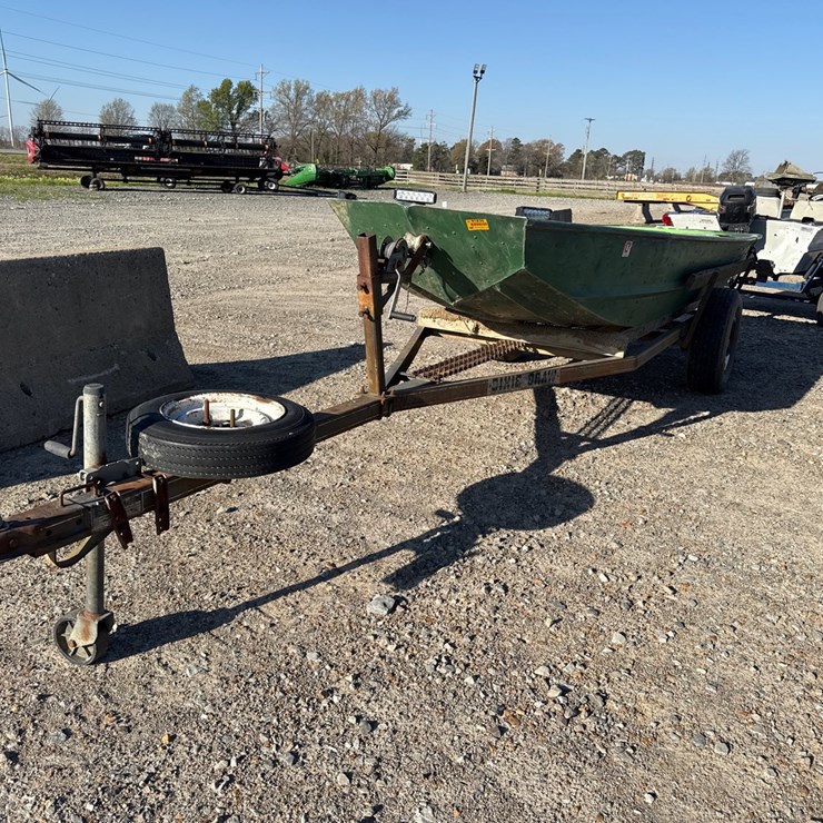 #41830 • 15' Fishing Boat w/ Trailer INV# 41830