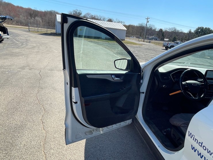 2021-ford-escape-image-22