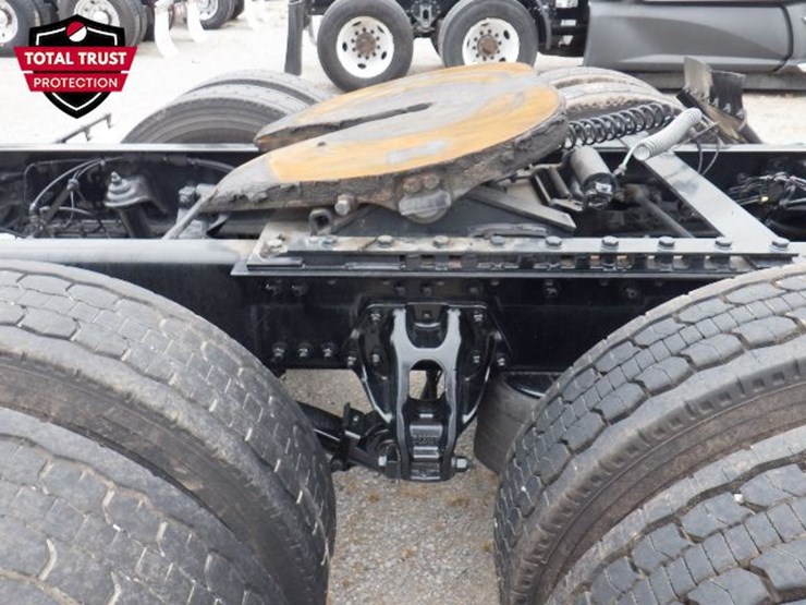 2022-kenworth-t680-image-6