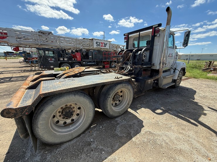 2018-western-star-4700-image-4