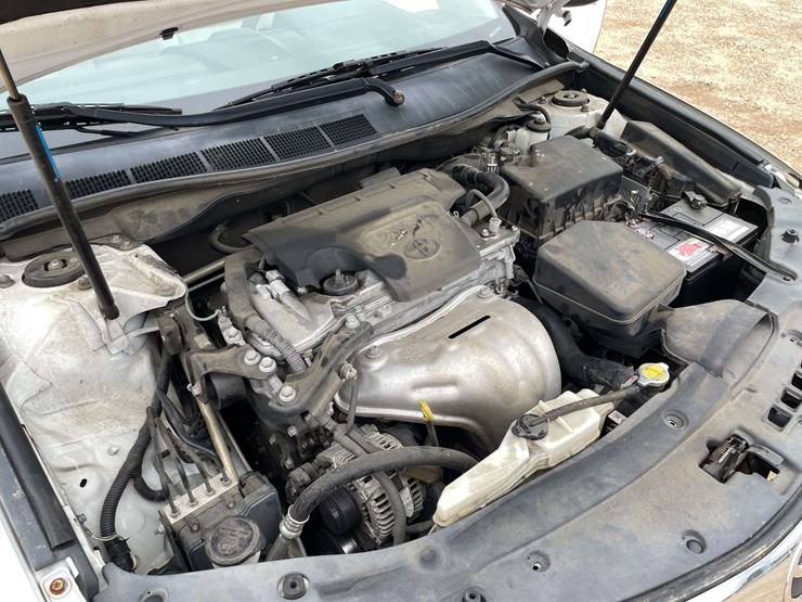 2014-toyota-camry-le-4-door-sedan-(169,990-miles)-image-8