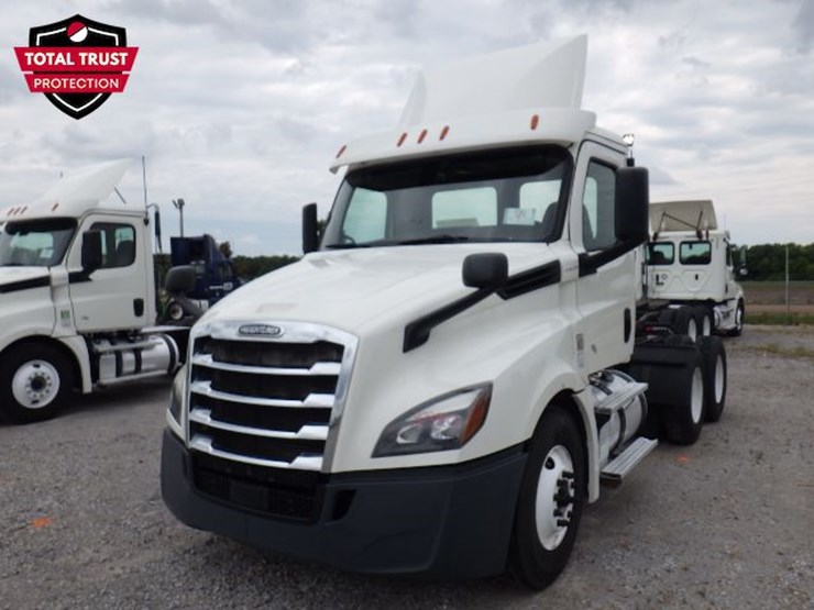 2019-freightliner-cascadia-126-image-1