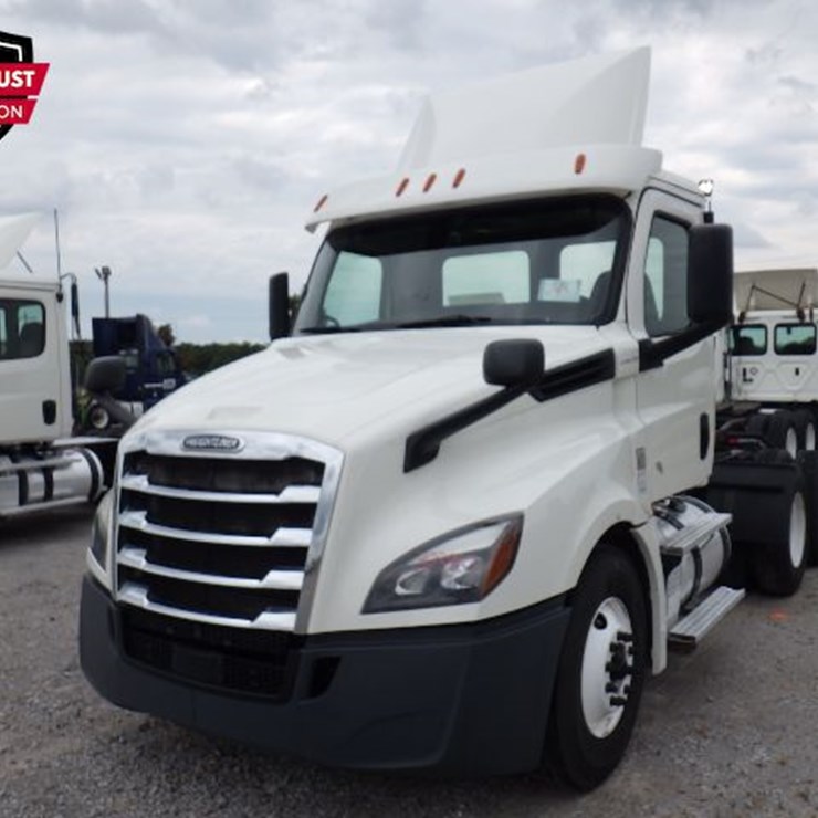 2019 FREIGHTLINER CASCADIA 126