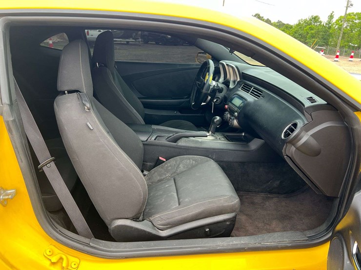 2010-chevrolet-camaro-rs-2-door-coupe-(165,674-miles)-image-17