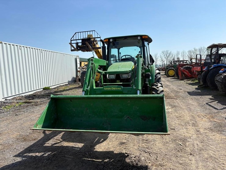 2024-john-deere-5060e-image-3