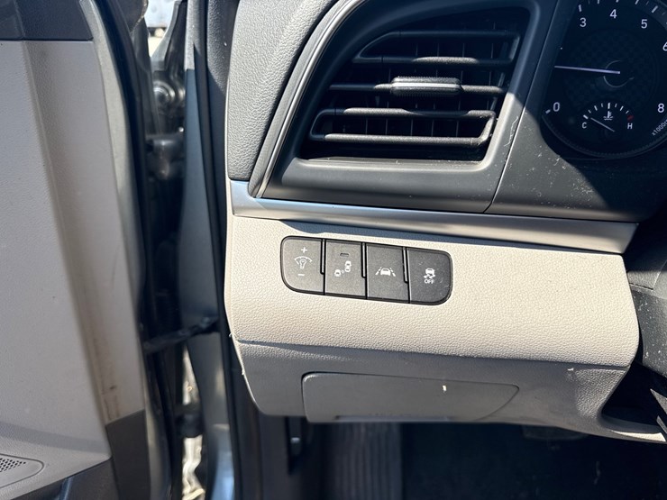 #42717-•-2019-hyundai-elantra-sedan-kmhd84lf4ku743043-inv#-42717-image-30