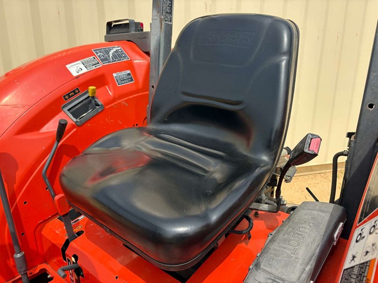 2013-kubota-m7040-image-18
