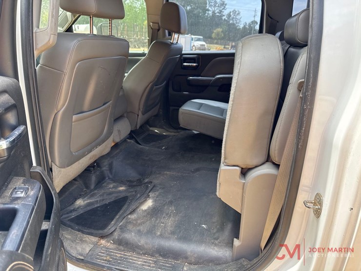 2015-gmc-3500hd-image-21