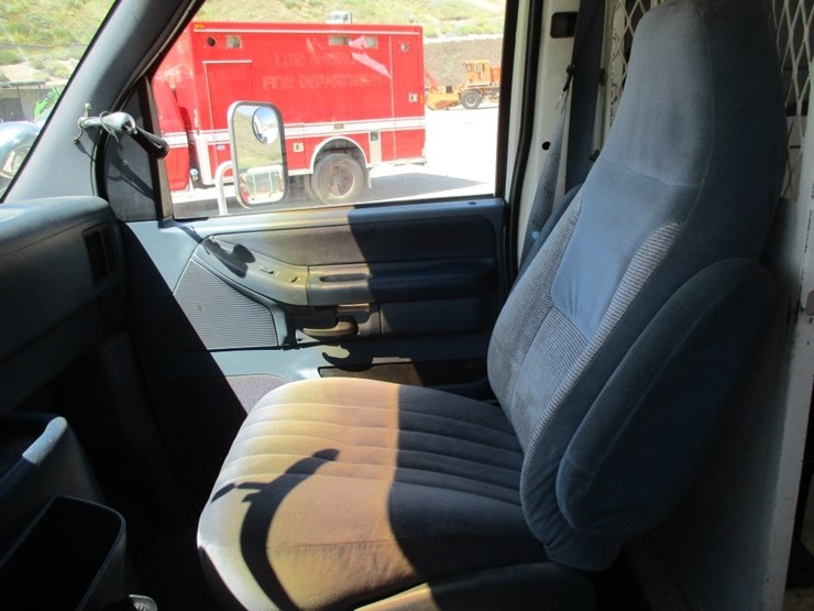 1992-ford-e350-image-8