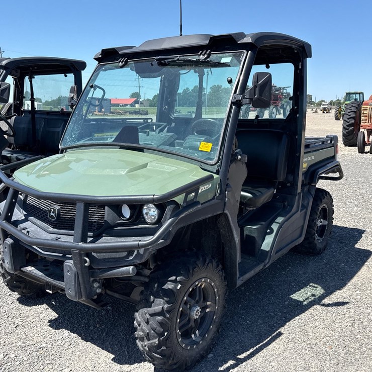 2023 JOHN DEERE GATOR