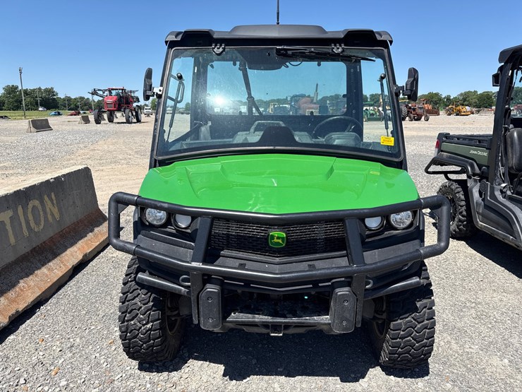 2025-john-deere-gator-image-14