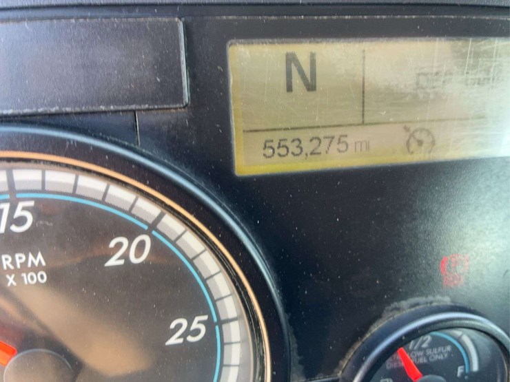 2019-freightliner-cascadia-113-image-36