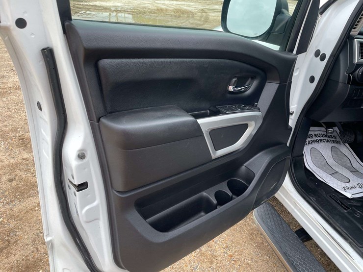 2019-nissan-titan-image-9