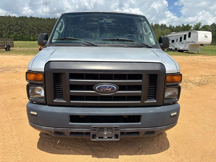 2009-utility-van-image-5